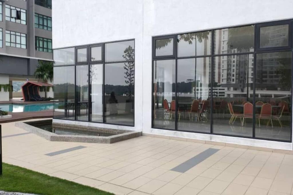 Conezion 3-Bedroom Condo @ Ioi City Mall Putrajaya سيردانغ المظهر الخارجي الصورة